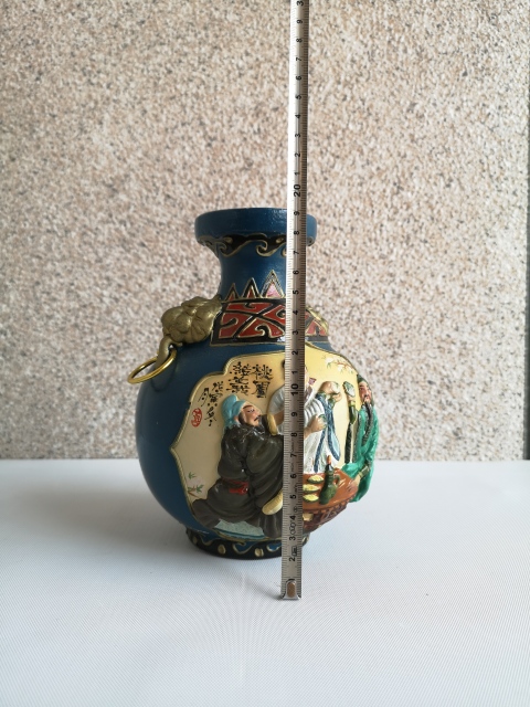 古玩陶瓷出口創匯期桃園三結義瓶拍賣，當前價格550元