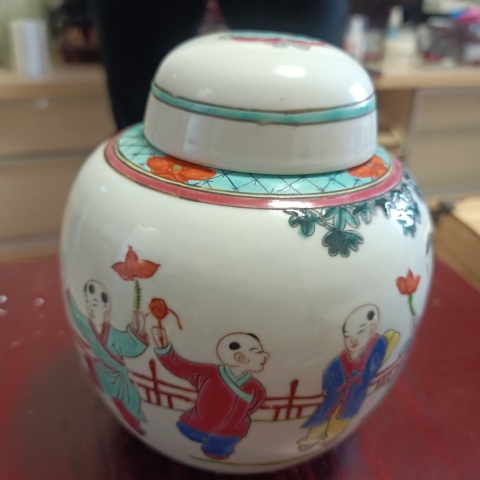 古玩陶瓷民國晚期左右人物紋蓋罐拍賣，當前價格1280元