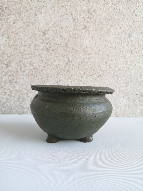 古玩陶瓷明末清初灰陶三足香爐拍賣,當前價格680元