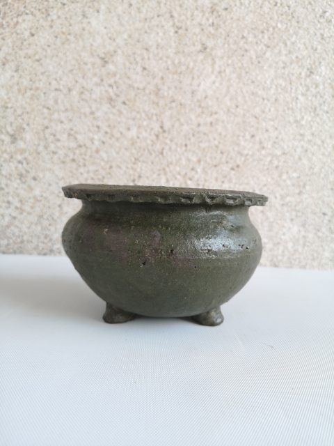古玩陶瓷明末清初灰陶三足香爐拍賣,當前價格680元