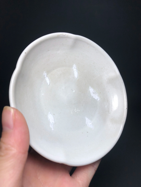 古玩陶瓷收藏級(jí)邢窯五代白釉五花口洗拍賣(mài),當(dāng)前價(jià)格2888元