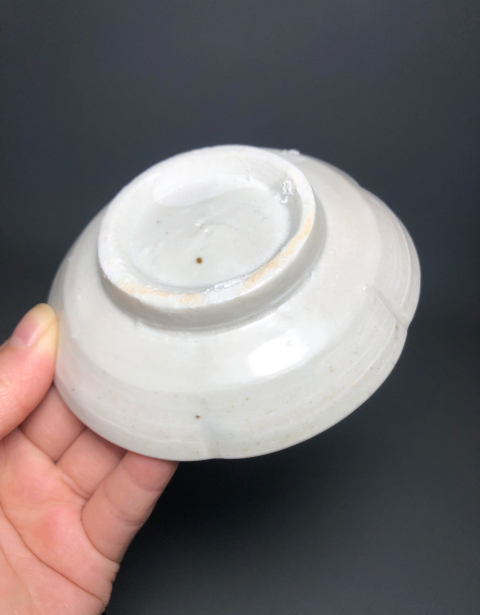 古玩陶瓷收藏級(jí)邢窯五代白釉五花口洗拍賣(mài),當(dāng)前價(jià)格2888元