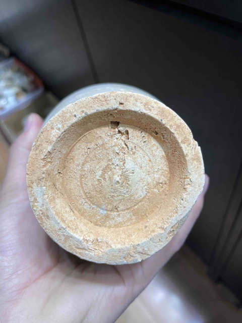 古玩陶瓷宋代館藏級青白釉貼塑人物紋瓶拍賣,當(dāng)前價(jià)格2980元