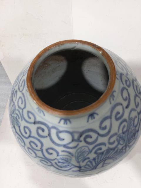 古玩陶瓷清代中期樹葉款花卉紋青花罐拍賣，當前價格4888元