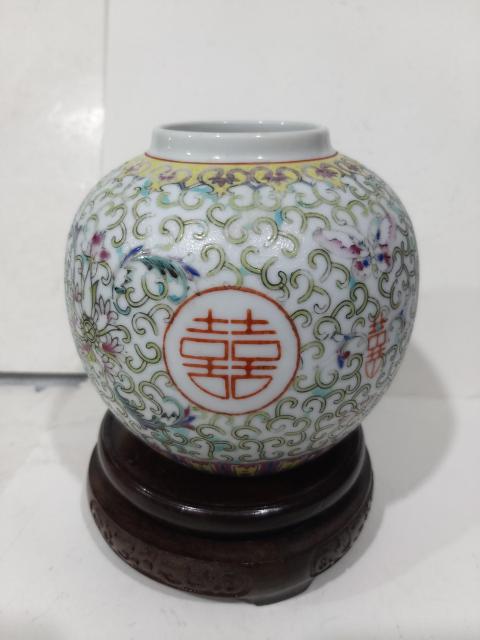 古玩陶瓷出口創(chuàng)匯期花蝶吉語紋粉彩罐拍賣,當(dāng)前價(jià)格368元