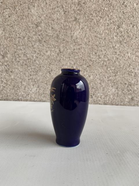 古玩陶瓷出口創(chuàng)匯期藍(lán)釉花鳥紋罐拍賣,當(dāng)前價(jià)格198元