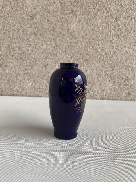 古玩陶瓷出口創(chuàng)匯期藍(lán)釉花鳥紋罐拍賣,當(dāng)前價(jià)格198元