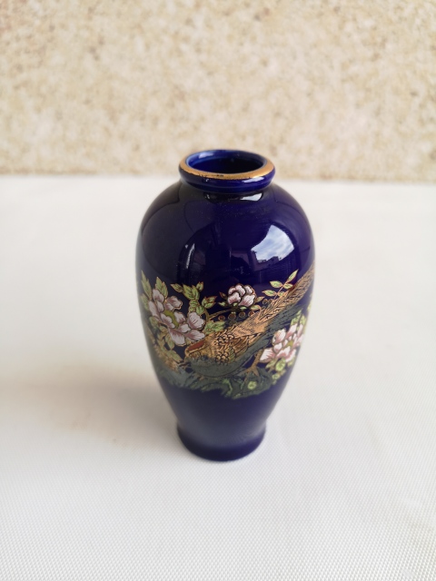 古玩陶瓷出口創(chuàng)匯期藍(lán)釉花鳥紋罐拍賣,當(dāng)前價(jià)格198元