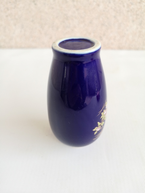古玩陶瓷出口創(chuàng)匯期藍(lán)釉花鳥紋罐拍賣,當(dāng)前價(jià)格198元