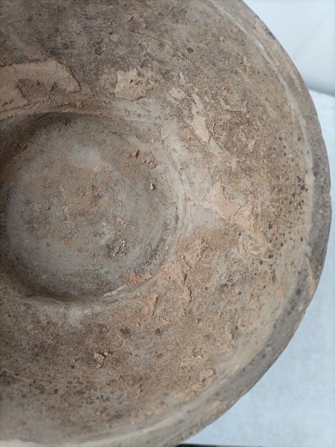 古玩陶瓷灰陶彩繪蓋盒拍賣，當(dāng)前價(jià)格600元