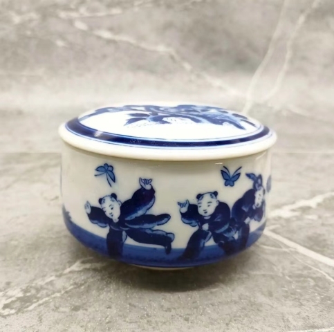 古玩陶瓷六十至八十年代嬰戲紋青花蓋碗拍賣,當(dāng)前價(jià)格220元