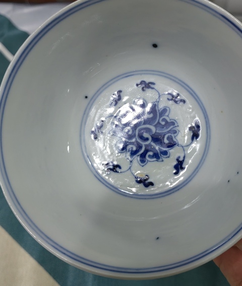 古玩陶瓷清光緒官窯青花纏枝蓮紋碗拍賣，當前價格16000元