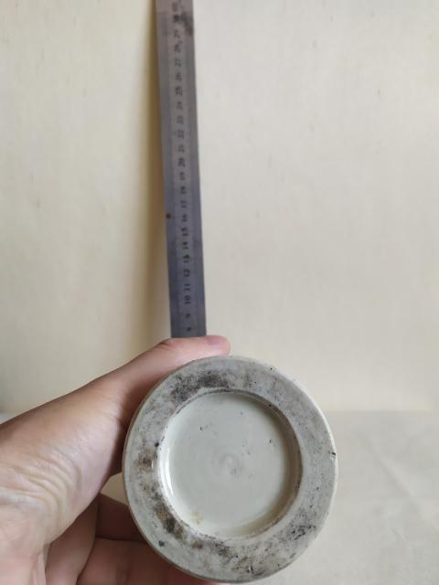 古玩陶瓷清末民國花卉紋筆筒拍賣，當前價格200元