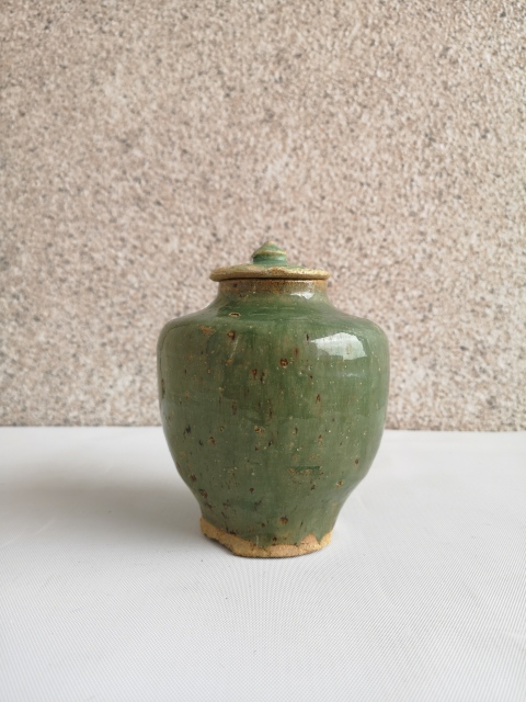 古玩陶瓷清初綠釉蓋罐拍賣,當前價格1100元