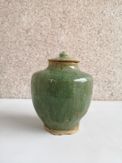 古玩陶瓷清初綠釉蓋罐拍賣,當前價格1100元