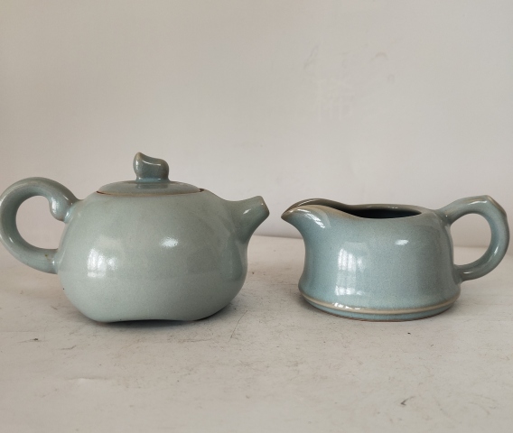 古玩陶瓷精品當代汝窯壺一對拍賣,當前價格699元