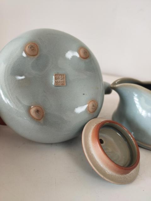 古玩陶瓷精品當代汝窯壺一對拍賣,當前價格699元