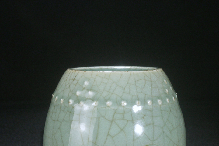古玩陶瓷清中晚·綠哥釉鼓釘燭臺拍賣，當前價格4500元