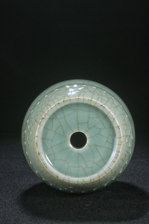 古玩陶瓷清中晚·綠哥釉鼓釘燭臺拍賣，當前價格4500元