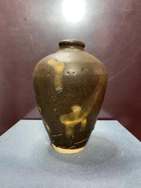 古玩陶瓷宋代.褐釉點(diǎn)彩梅瓶拍賣,當(dāng)前價(jià)格1680元