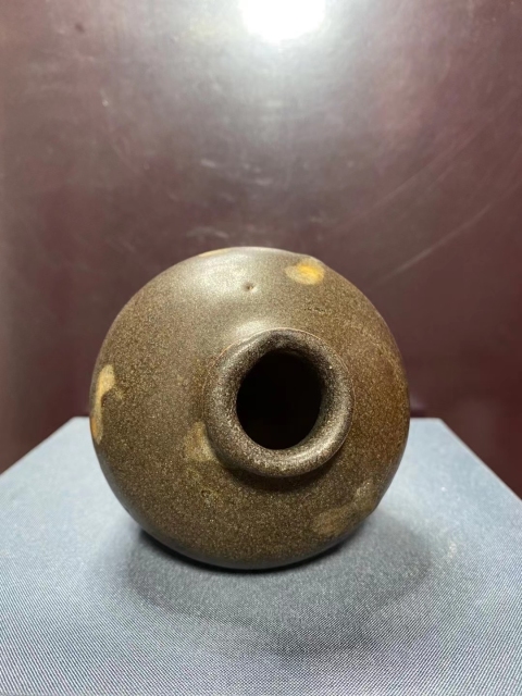 古玩陶瓷宋代.褐釉點(diǎn)彩梅瓶拍賣,當(dāng)前價(jià)格1680元