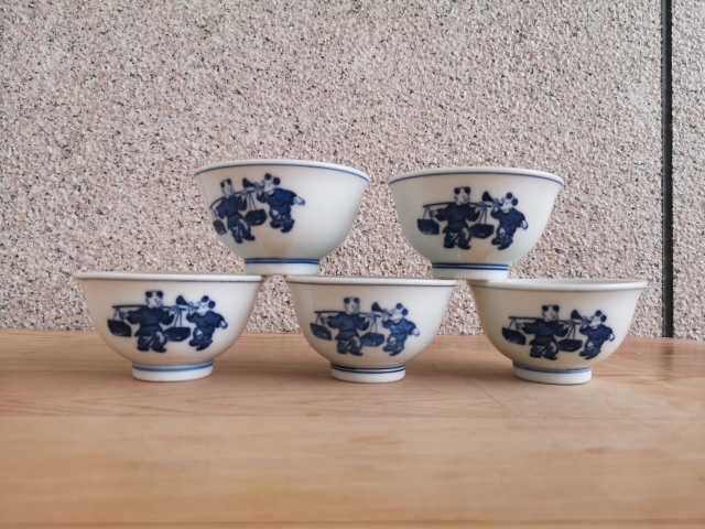 古玩陶瓷六十至八十年代嬰戲紋青花杯拍賣,當前價格260元