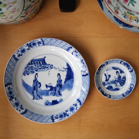 古玩陶瓷康熙雙藍(lán)圈成化年制款三娘教子圖青花盤(pán)拍賣,當(dāng)前價(jià)格1888元
