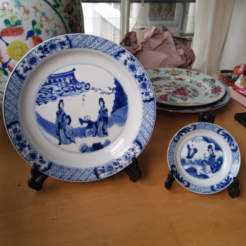 古玩陶瓷康熙雙藍(lán)圈成化年制款三娘教子圖青花盤(pán)拍賣,當(dāng)前價(jià)格1888元