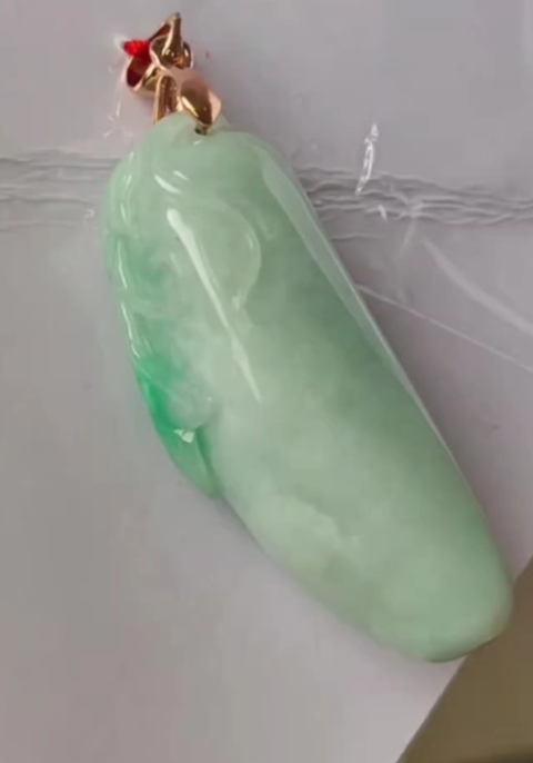古玩玉器翡翠瓜果天然緬甸翡翠A貨帶陽綠綠翠福瓜拍賣,當前價格3999元