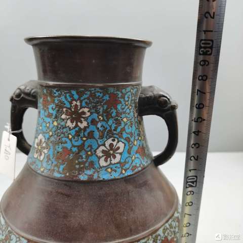 古玩銅器龍耳瓶拍賣,當(dāng)前價格9600元