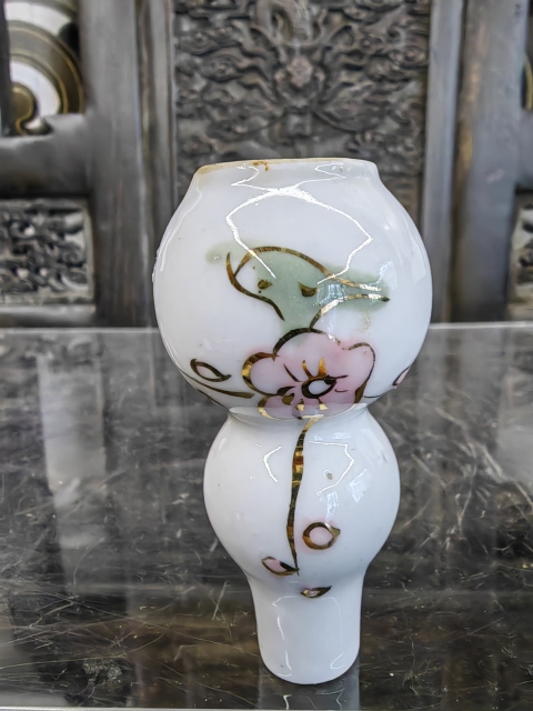 古玩陶瓷出口創(chuàng)匯期彩繪描金花卉紋葫蘆瓶拍賣，當(dāng)前價格1200元