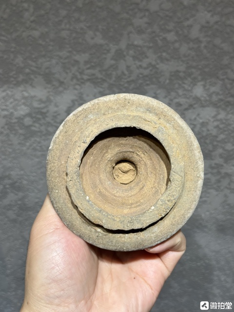 古玩陶瓷宋代邛崍窯醬釉多角蓋罐拍賣,當(dāng)前價(jià)格2390元
