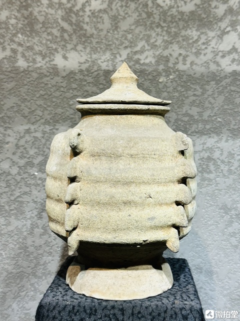 古玩陶瓷宋代邛崍窯醬釉多角蓋罐拍賣,當(dāng)前價(jià)格2390元