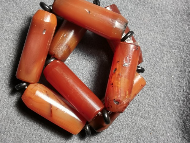古玩玉器老瑪瑙手鏈一條拍賣，當前價格666元