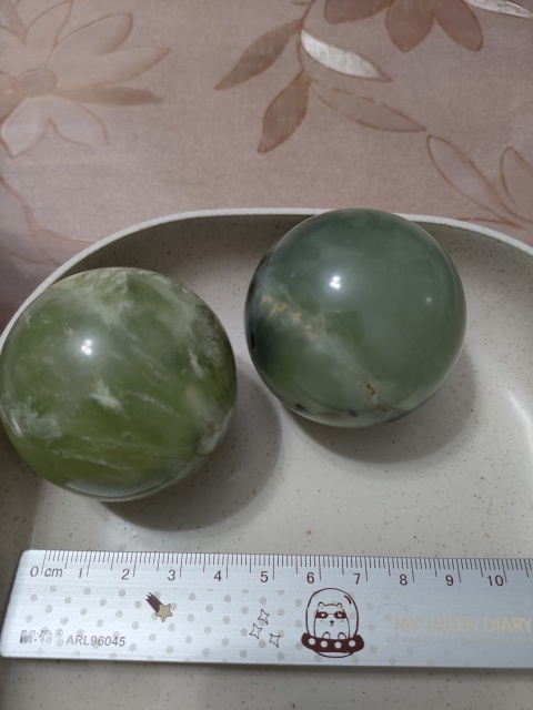 古玩玉器岫玉雕圓球形器拍賣,當前價格260元
