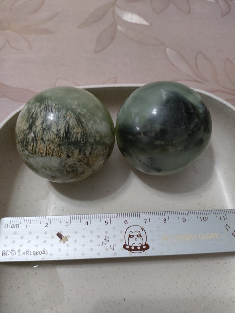 古玩玉器岫玉雕圓球形器拍賣,當前價格260元