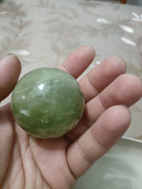 古玩玉器岫玉雕圓球形器拍賣,當前價格260元