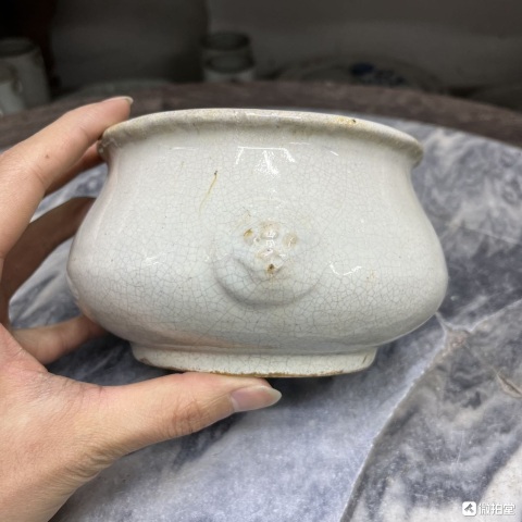古玩陶瓷民國哥釉獅耳爐拍賣,當前價格900元