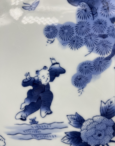 古玩陶瓷昭和時期嬰戲紋青花盤拍賣,當前價格999元