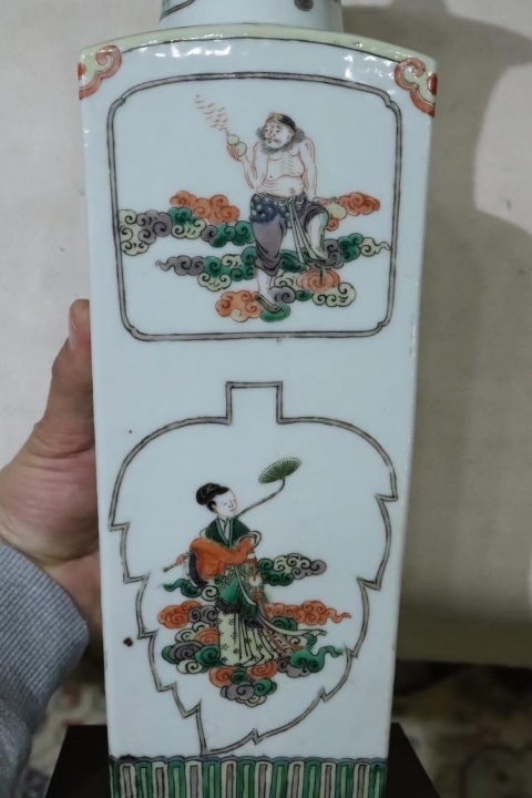 古玩陶瓷晚清四方五彩八仙人物瓶拍賣,當前價格18800元
