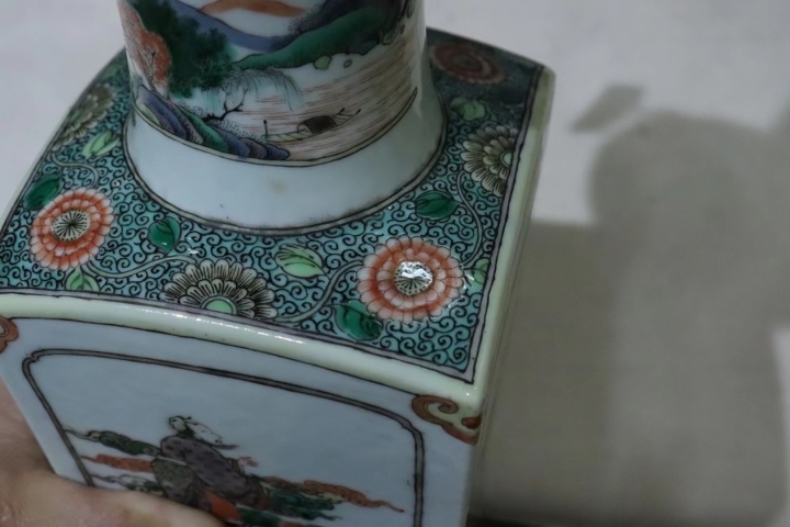 古玩陶瓷晚清四方五彩八仙人物瓶拍賣,當前價格18800元