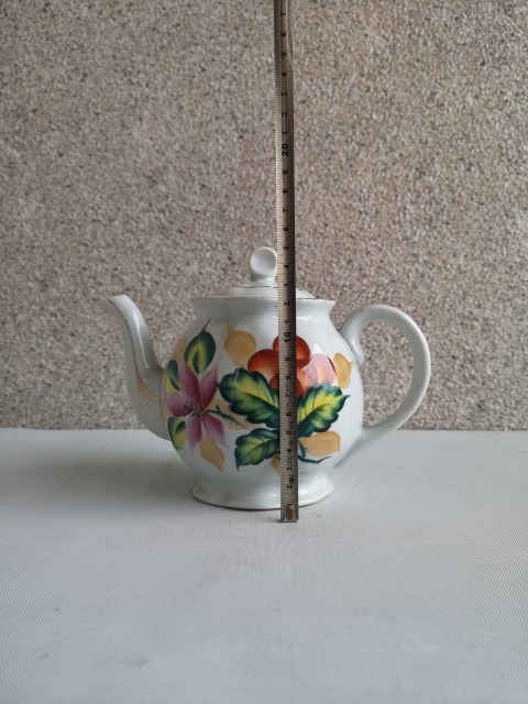 古玩陶瓷解放初期花卉紋執(zhí)壺拍賣,當(dāng)前價(jià)格298元