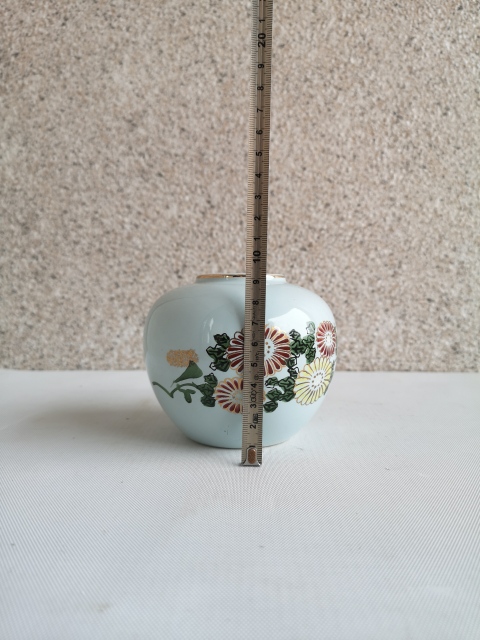 古玩陶瓷解放初期花卉紋罐拍賣,當前價格220元