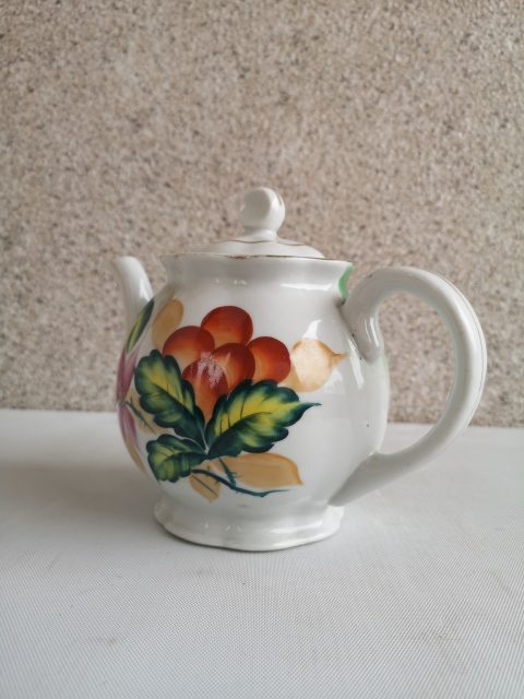 古玩陶瓷解放初期花卉紋執(zhí)壺拍賣,當(dāng)前價(jià)格298元