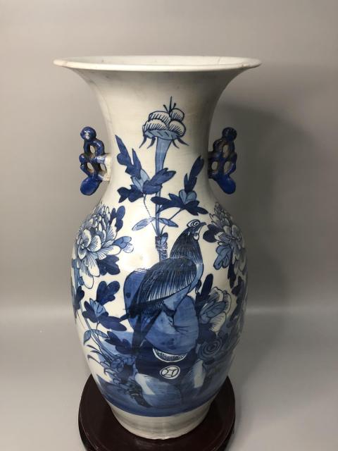 古玩陶瓷青花錦雞牡丹雙耳瓶拍賣,當前價格500元