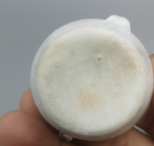 古玩陶瓷清末民國白釉執壺型水滴水柱拍賣，當前價格450元