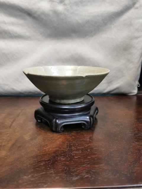 古玩陶瓷五代越窯系葵口碗拍賣,當(dāng)前價(jià)格8000元