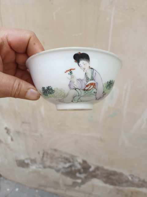 古玩陶瓷放漏民國粉彩碗拍賣,當前價格999元