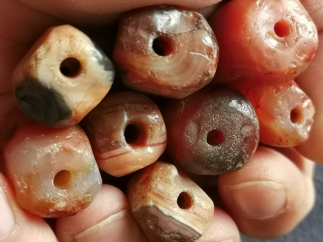 古玩玉器老瑪瑙手鏈8顆珠子拍賣,當前價格666元