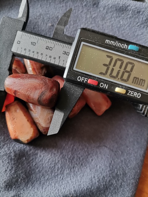 古玩玉器老瑪瑙手鏈8顆珠子拍賣,當前價格666元